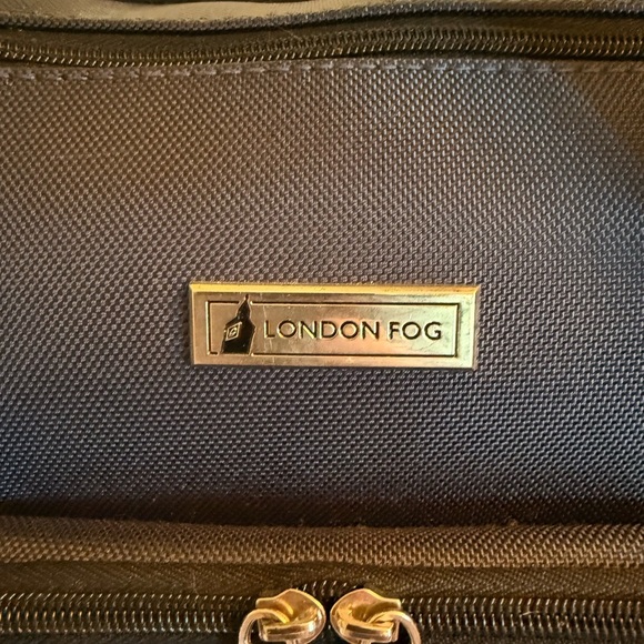 London Fog Travel Bag With 2 Rolling Wheels Dark Navy Blue 15x14x8 Inches - Picture 4 of 15